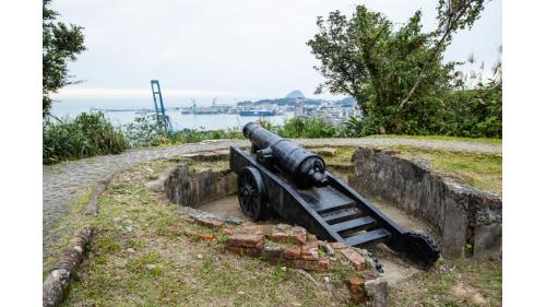 基隆港:基隆二沙灣砲台  1885年台灣巡撫劉銘傳所修築