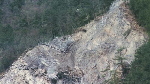 大甲溪流域德基水庫邊坡搶修中又再度下滑舊照