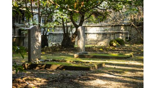 基隆港:法國公墓紀念公園墓碑  (1885年)