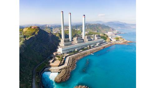 基隆港:協和電廠，總裝機容量200萬千瓦。一號機在1977年商業運轉，至1985年廠內機組全部完工。