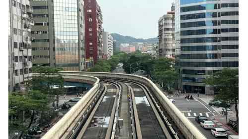 捷運木柵線沿線車站科技大樓站(BR08)軌道彎道