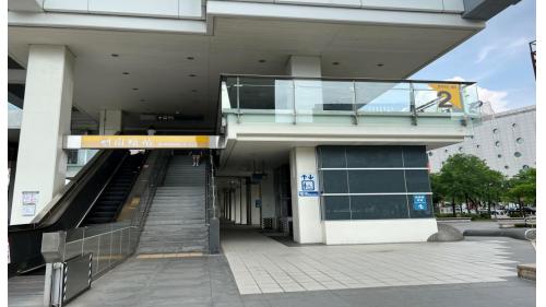 捷運內湖線沿線車站劍南路站(BR15)地面層出入口