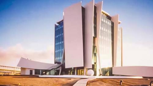  朱拜是沙國西北部一個新興的工業城，榮工在該地先後承接了4項工程，分別為朱拜社區開發、朱拜肥料公司宿舍、朱拜污水處理廠、油礦大學宿舍等。