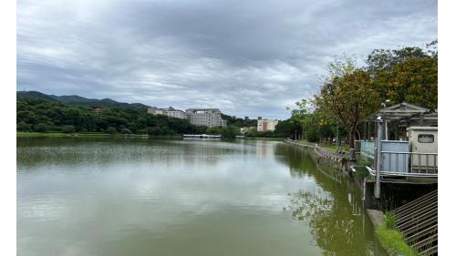 捷運內湖線沿線車站文德站(BR18出口)周邊-碧湖公園