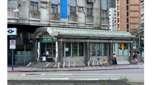 捷運松山新店線之新店線台電大樓站(G08)出入口