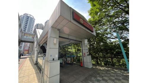 淡海輕軌綠山線沿線車站-竿蓁林站出入口