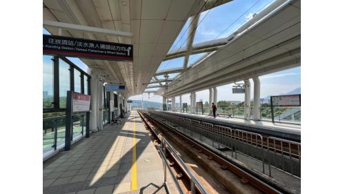 淡海輕軌綠山線沿線車站-淡江大學站- 1月台往崁頂站/淡水漁人碼頭方向