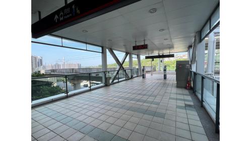 淡海輕軌綠山線沿線車站-新市一路站-二樓連通道