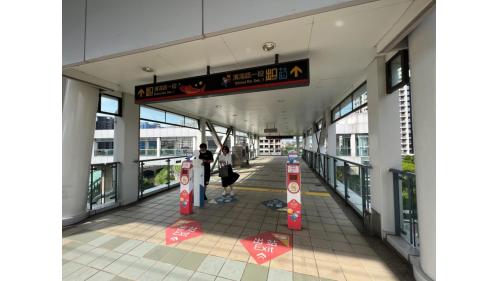 淡海輕軌綠山線沿線車站-淡水行政中心站-無閘門式出入口
