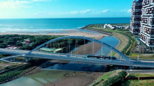 淡海輕軌藍海線沿線車站-沙崙站周邊-藍海橋