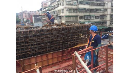 安坑輕軌施工照片