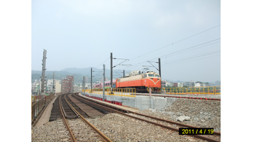 高雄市區鐵路地下化-愛河段鐡路隧道施工