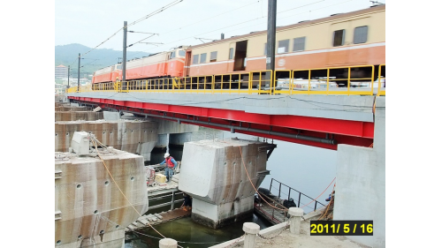 高雄市區鐵路地下化-愛河段鐡路隧道施工