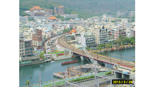高雄市區鐵路地下化-愛河段臺鐵鐵路地下化工程-過河段鐵路隧道施工
