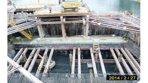 高雄市區鐵路地下化-愛河段臺鐵鐵路地下化工程-過河段鐵路隧道施工