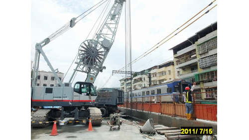 高雄市區鐵路地下化-愛河段臺鐵鐵路地下化工程-陸地段施工