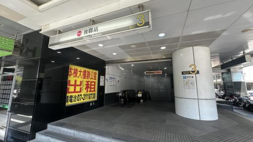 高雄捷運紅線沿線車站介紹-後驛站(R12)出入口
