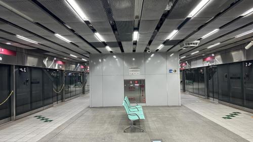 高雄捷運紅線沿線車站介紹-巨蛋站(R14)月台層