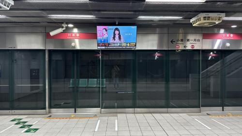 高雄捷運紅線沿線車站介紹-巨蛋站(R14)月台層