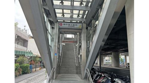 高雄捷運紅線沿線車站介紹-楠梓加工區站(R19)出入口