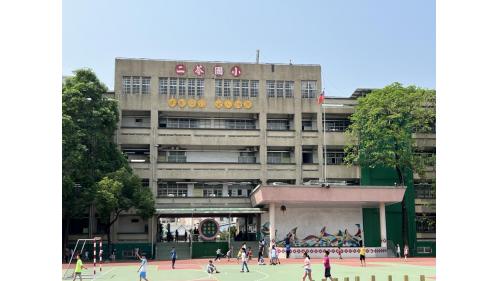 高雄捷運紅線沿線車站介紹-小港站(R3)-周邊