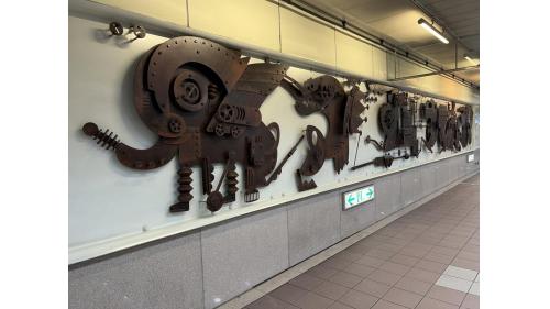 高雄捷運紅線沿線車站介紹-小港站(R3)-公共藝術