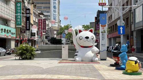 高雄捷運橘線沿線車站介紹-鹽埕埔站(O2)出入口