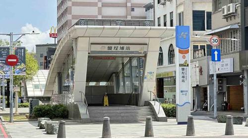高雄捷運橘線沿線車站介紹-鹽埕埔站(O2)出入口