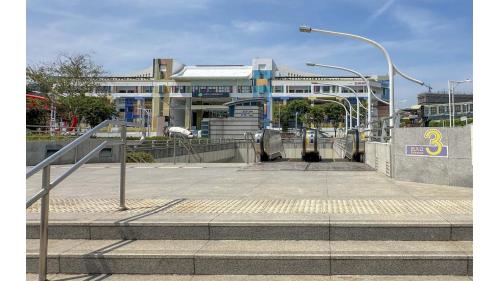 高雄捷運橘線沿線車站介紹-苓雅運動園區站(O9)出入口