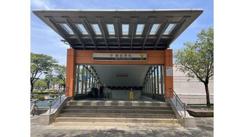 高雄捷運橘線沿線車站介紹-衛武營站(O10)出入口