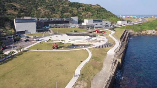 北部火力電廠昔日的垃圾掩埋場(現今海洋科博館的潮境公園)