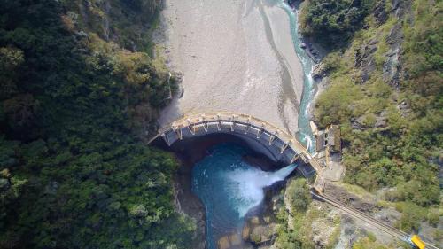 石門水庫上游榮華壩俯瞰