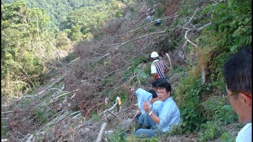 1996年行政院核定興建碧海水力發電工程，當時台電人員跟隨原住民們跋山涉水勘察廠址，連上山的道路都沒有。