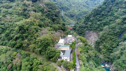 木瓜溪流域龍澗電廠開關廠遠眺