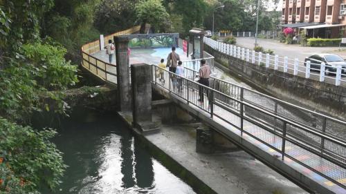 社寮電廠發電完的尾水流至八寶圳灌溉下游的農田，面積約為2200公頃。