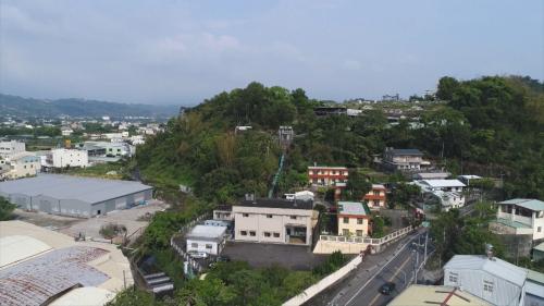 前身為社寮角發電所，是一個川流式的發電廠，於1922年9月完工。