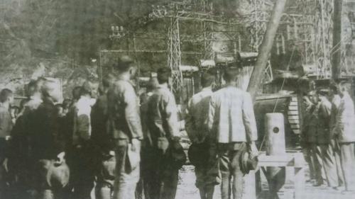 政府於1946年完成接收「台灣電力株式會社」成立台電