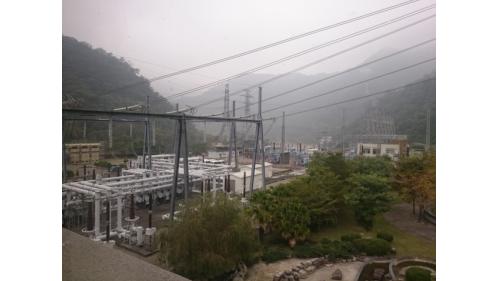 天輪電廠345KV開關場災後重建為體積更小的345KV GIS開關設備