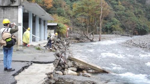 2004年遭敏督利颱風造成廠房淹水受損，2009年開始復建工程，並於2015年底完成復建工程開始重新商轉。