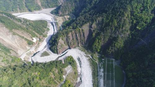 大甲溪流域青山電廠開關場災後地下化並綠化