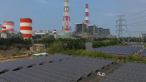 98年在電廠131公頃第二廠區鹽灘地，興建佔地9.45公頃裝置容量4,636KWP之太陽能發電場，為當時全台灣裝置容量最大之太陽能發電埸，加上裝設於#1-#6水槽頂蓋上，SCR大樓屋頂的，合計6,263KWP。