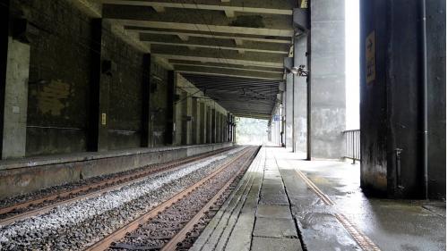 1922年5月21日設立三貂嶺車站，站房於1971年整建成今日所看見水泥造站房
