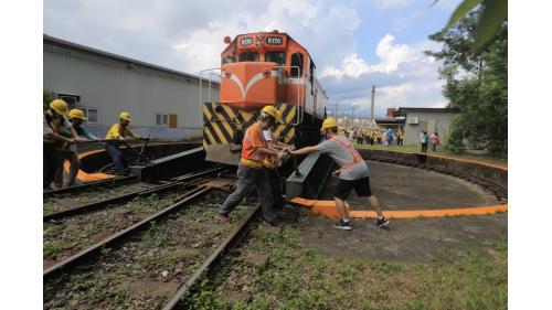 鐵道宜蘭線宜蘭車站旁轉車台