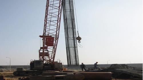 大潭電廠建廠初期於鋼管裝內部放入鋼筋籠