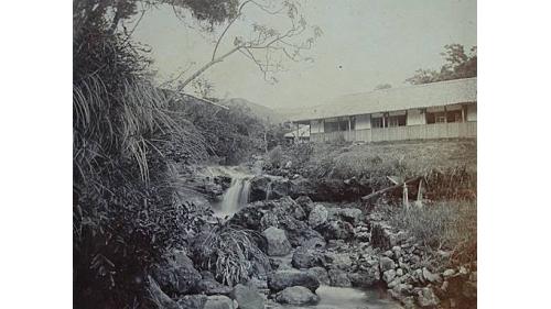 1909年日本臺北廳廳長的井村大吉，同意將瀧湯浴場改建成「北投溫泉公共浴場」，足見日人對北投温泉的重視。