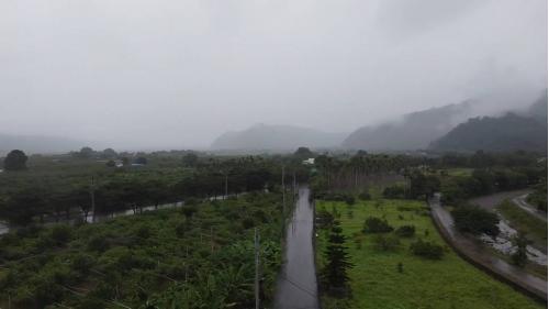 牛鬥地名的由來，係因其位於雪山及中央山脈所形成的狹口之間，在此眺望遠山有如二牛角相抵而得名。牛鬥車站如今已成民宅。