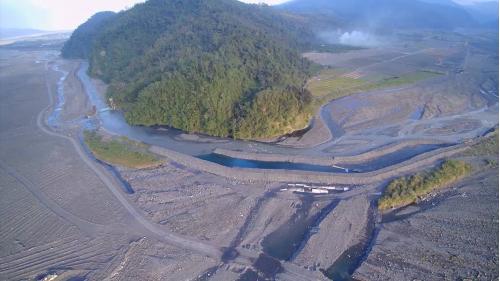 圓山電廠發電尾水，經清水溪河床下的引水隧道，跟清水溪匯合後進入天埤電廠進水口。