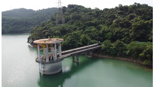 新山水庫於1976年興建，1980年完工，是基隆最重要的水資源，位於基隆市安樂區南側，基隆河支流，大武崙溪中游新山溪上，為公共給水單一標的離槽水庫。