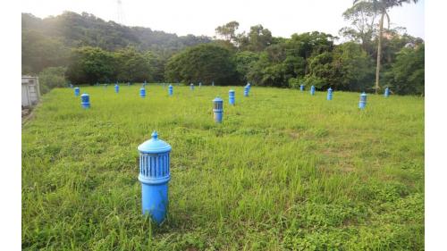  基隆水道清水池上方草皮及通氣孔。