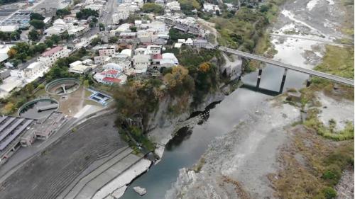 1902年（明治35年），上埤、下埤、下溪洲圳三圳合併稱為葫蘆墩圳，成立公共埤圳組合，以日幣26,929.77圓收買歸公，並重新修建原本只是個地洞的進水口。同年並將葫蘆墩圳、八寶圳、王田圳三埤圳主權歸屬公有成立組合，為國內水利自治團體之啟端。